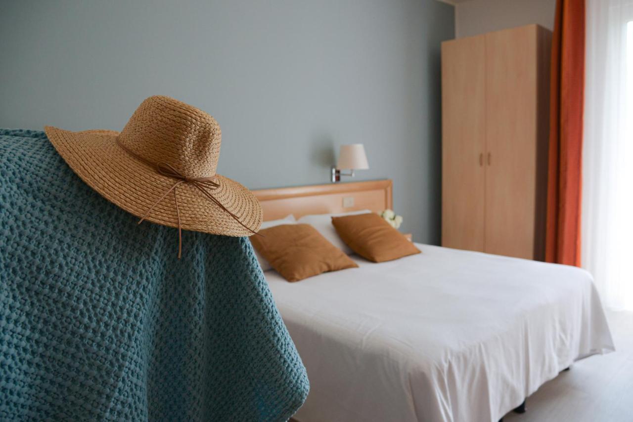 Hotel Renania Bibione Buitenkant foto